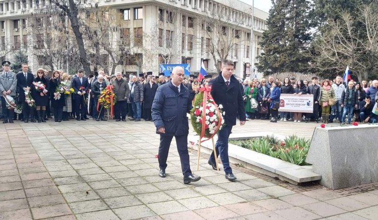 БСП-Бургас и БСП-Кърджали почетоха националния празник