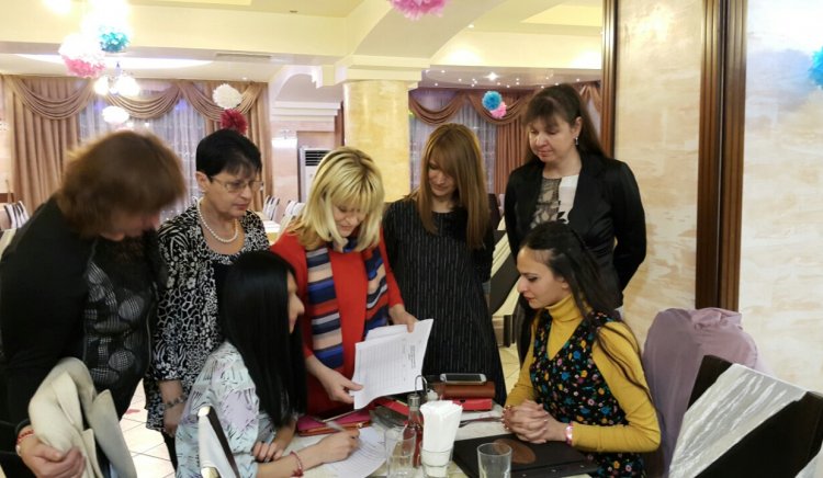 В Навечерието на 8-ми март, жените - социалистки от Кърджали стартираха подписка за спиране на сделката с ЧЕЗ