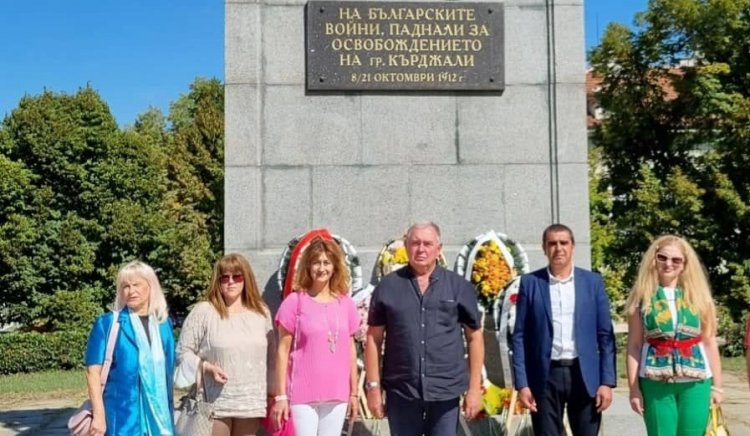 Проф. Михайлов и социалисти от кърджалийско почетоха Съединението на България