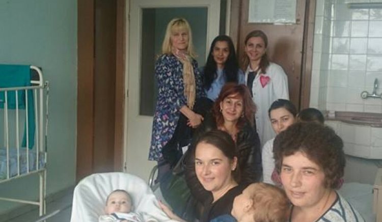  Жените социалистки в Кърджали отново зарадваха децата в  МБАЛ „Д-р Атанас Дафовски”